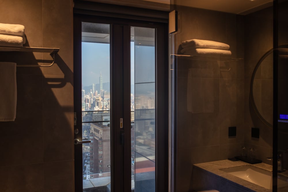 Фото Roaders Plus Hotel Taipei Station