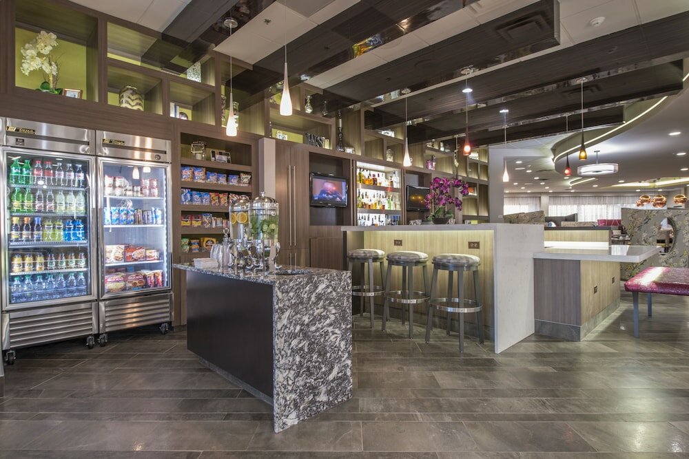 Фото DoubleTree by Hilton Winston Salem - University