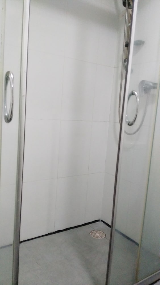 Фото Homehunter Short Term Apartment