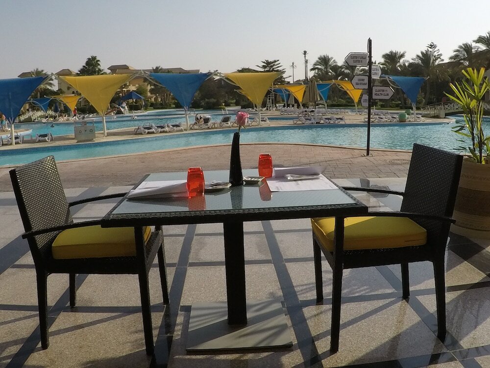 Фото Movenpick Hotel Cairo Media City