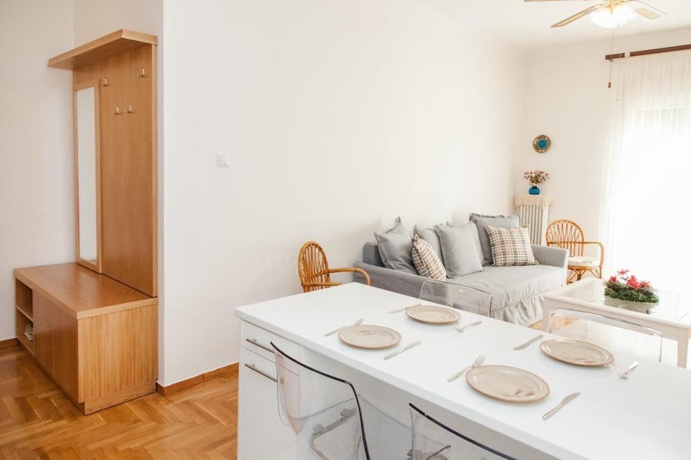 Фото Cozy apt with Lycabettus View