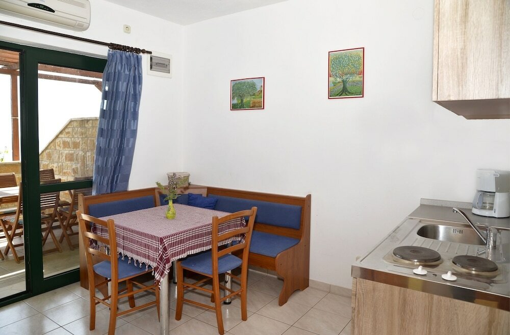 Фото Toni - With Pool and View - A1