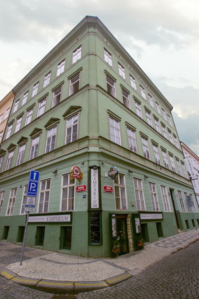 Фото отеля 1