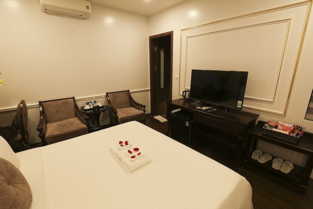 Фото Royal Văn Phú Hotel