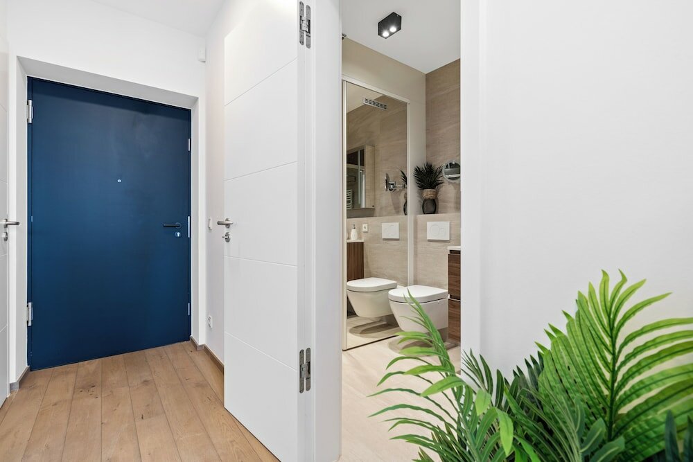 Фото Stylish Luxurious Apt w Pool & Gym Id214