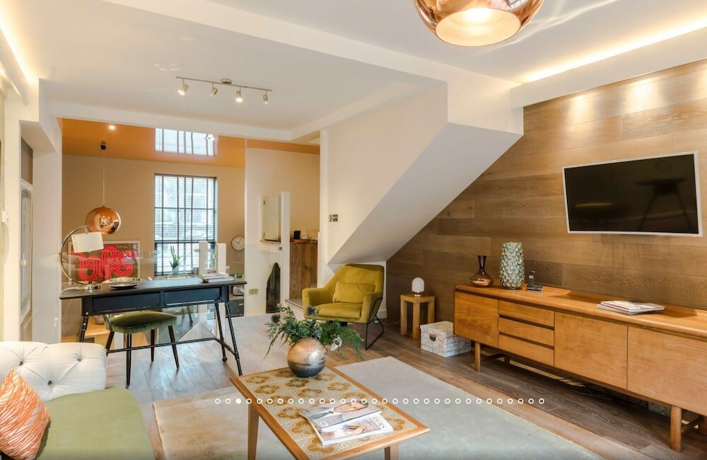 Фото Neon Dream Playfull 2 bedroom