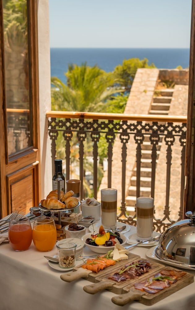 Фото Mirador de Dalt Vila – Relais & Chateaux