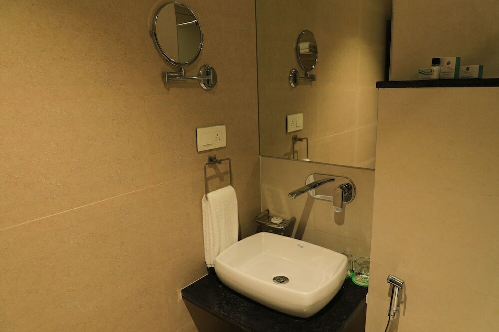 Фото Отель The Byke Suraj Club