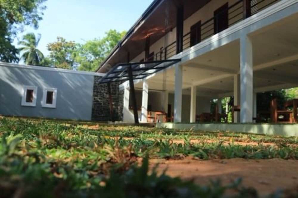 Фото Athena lake Boutique