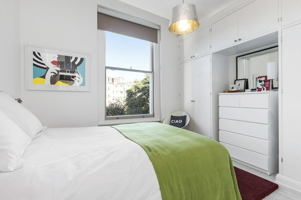 Фото Well Presented one Bedroom Apartment Located in the Fabulous Notting Hill