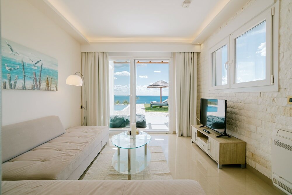 Фото The Three Graces