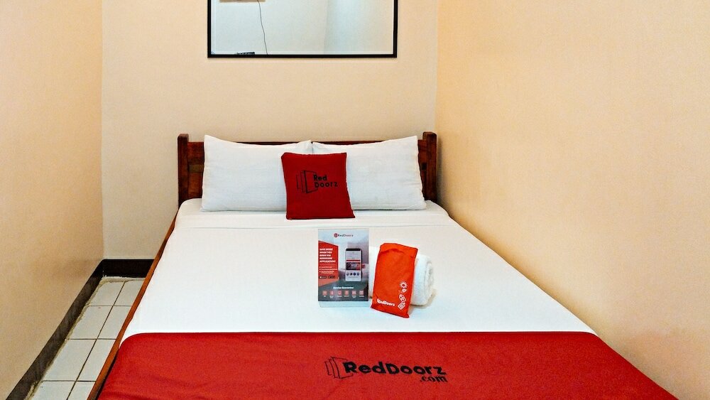 Фото RedDoorz near Baclay Drive Super Metro