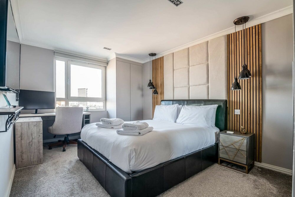 Фото Canary Wharf Retreat With Free Secure Parking