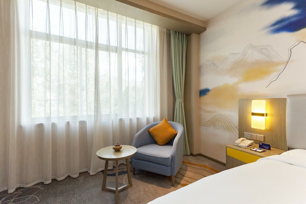 Фото Holiday Inn Express Lhasa Potala Palace, an Ihg Hotel