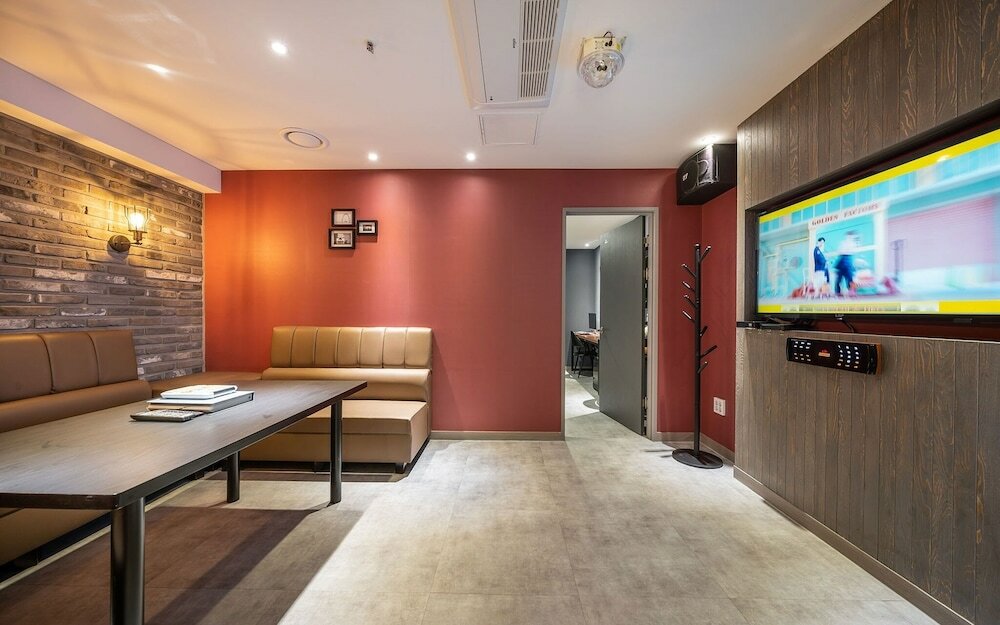 Фото Yongin Soseol Smith Hotel