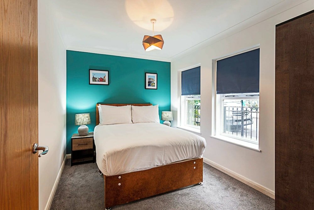 Фото Light and Airy Upside Down House in Boho Hackney