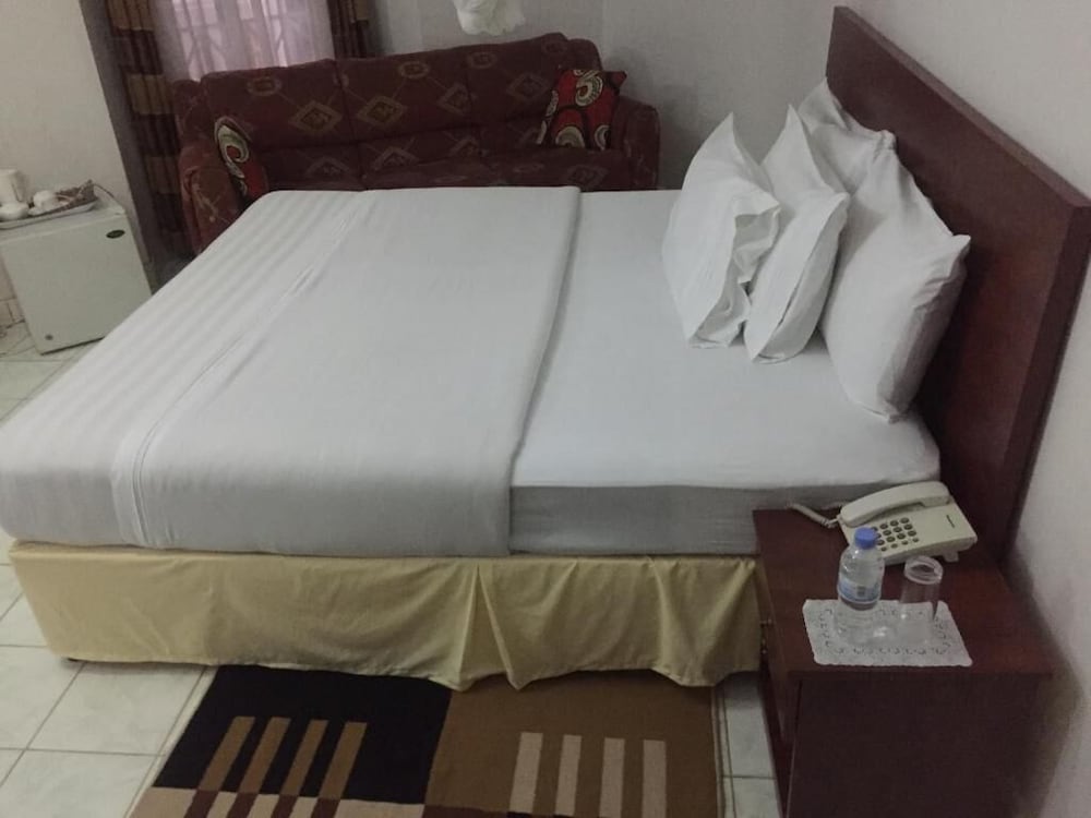 Фото Romalo Guesthouse