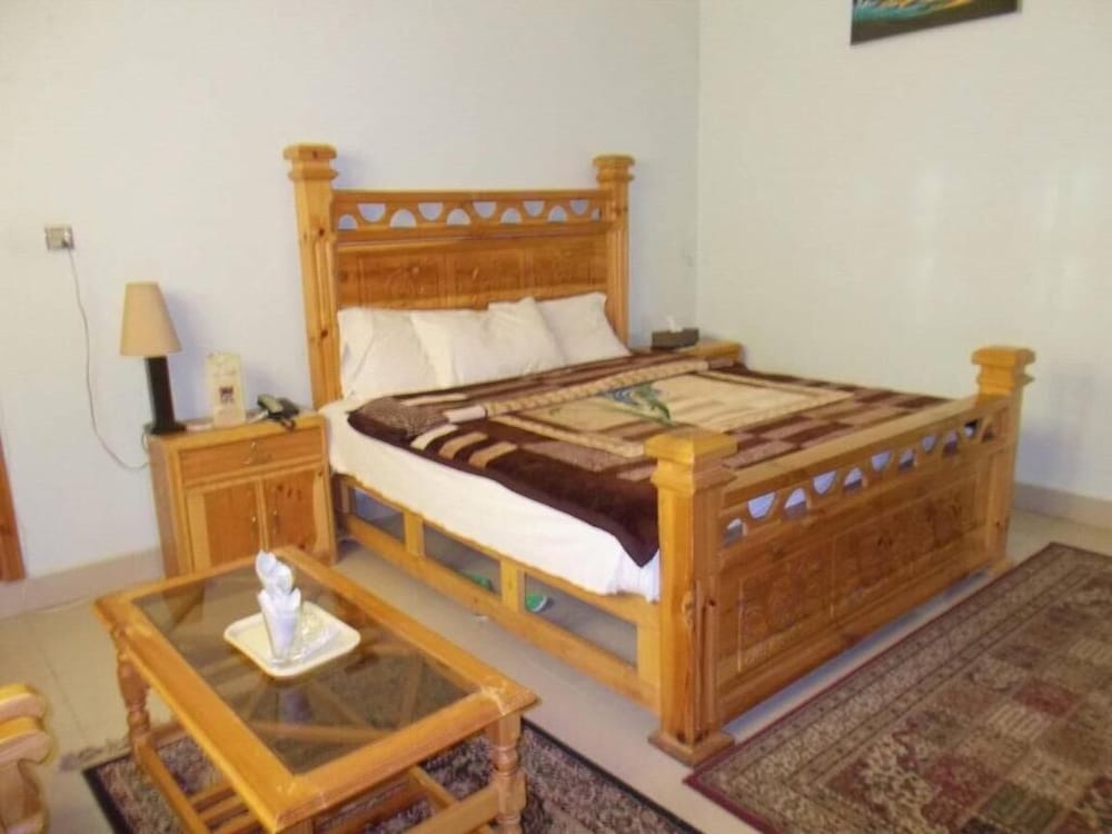 Фото Pak Palace Guest House Abbottabad