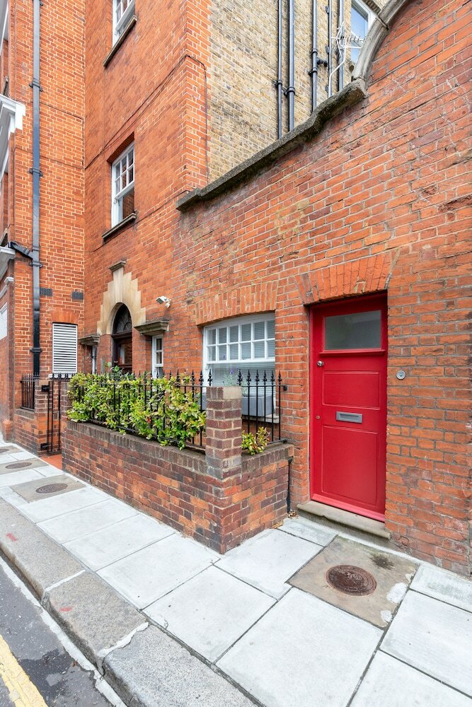 Фото Distinctive apartment for 3 with mezz