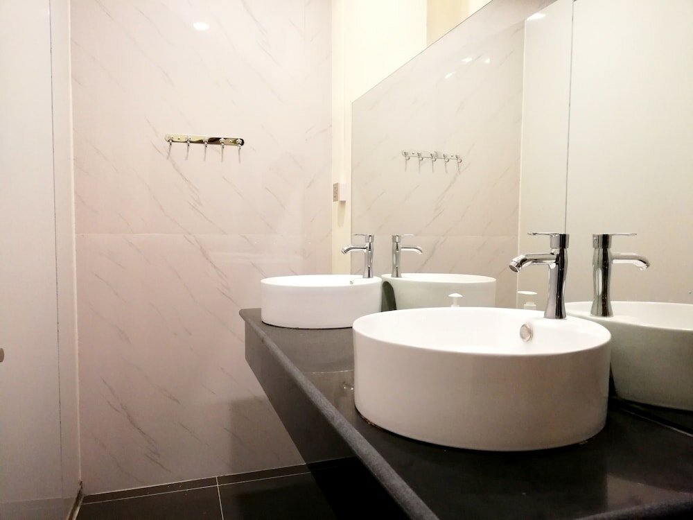 Фото Mansion Hostel Mandalay