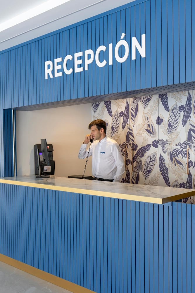 Фото Aparthotel Bcl Levante Beach