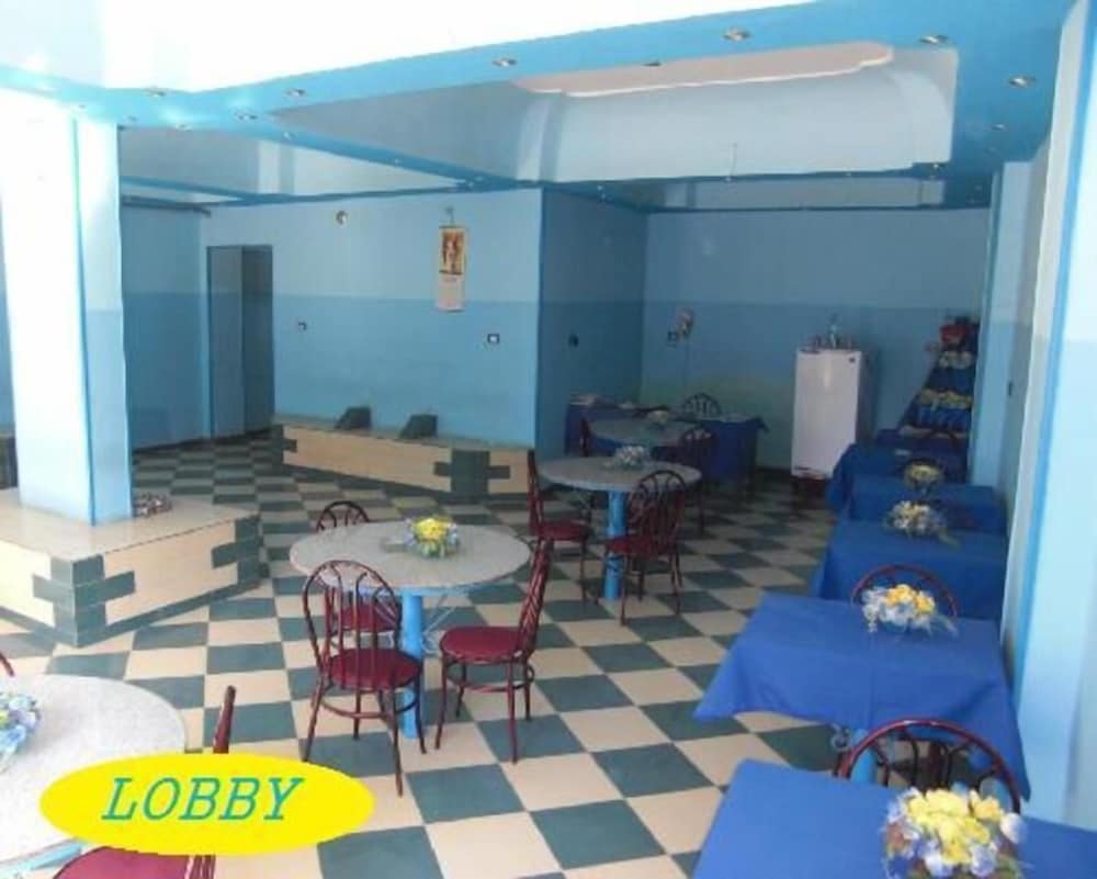 Фото Oasis Hotel