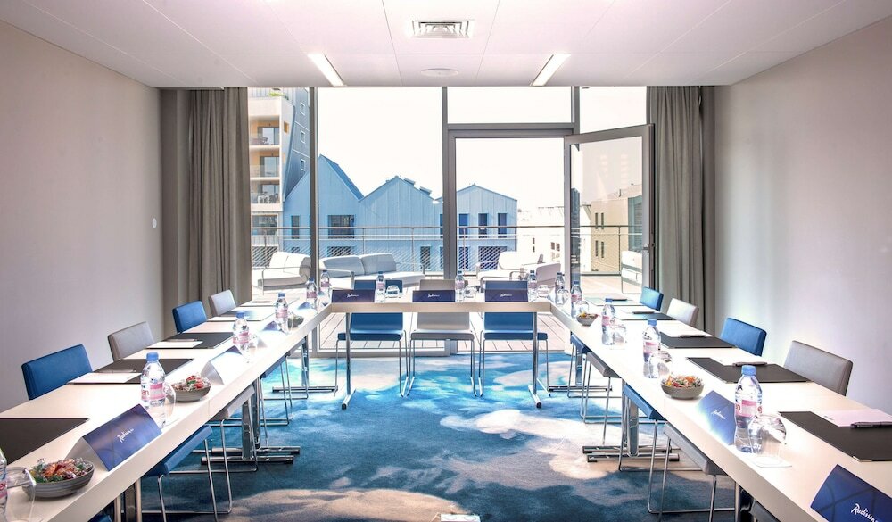 Фото Radisson Blu Hotel Bordeaux