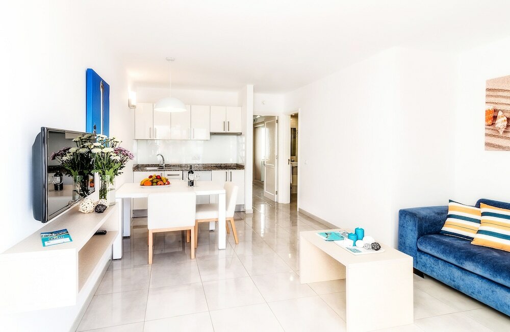 Фото Apartamentos Livvo Oasis