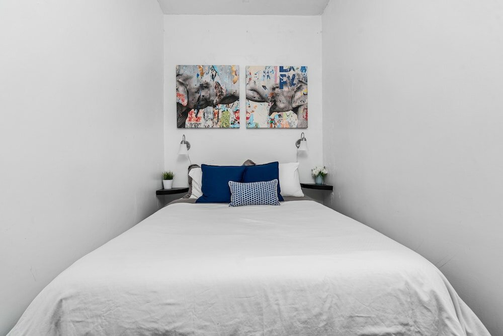 Фото Perfectly Located near Restaurants, Shops, & Sites