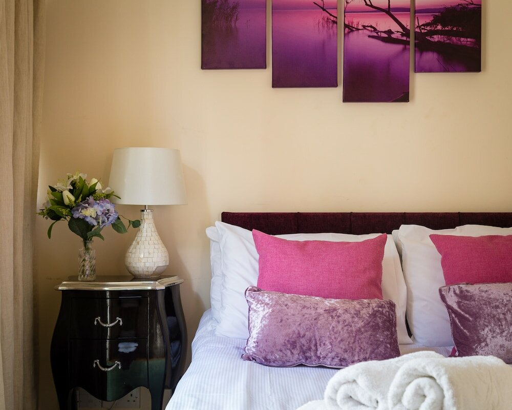 Фото Spacious 2-bedroom Apartment in Mayfair