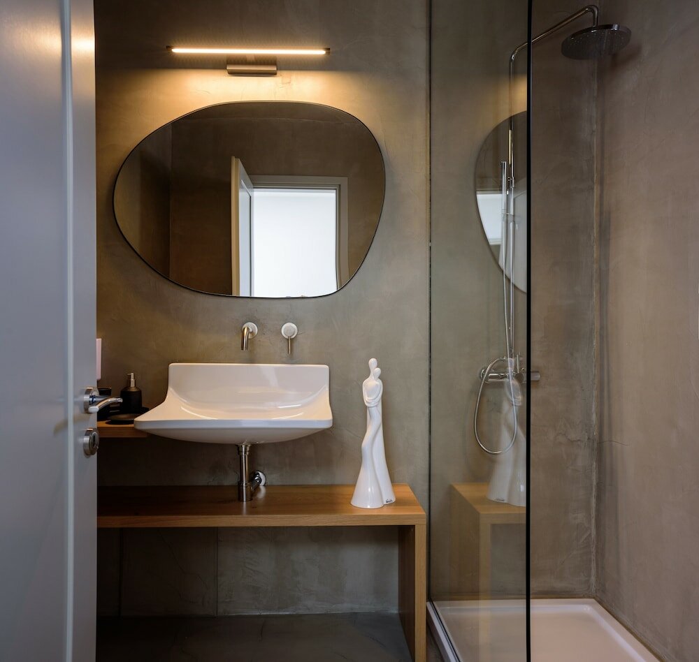 Фото Oia Treasures Art Suites