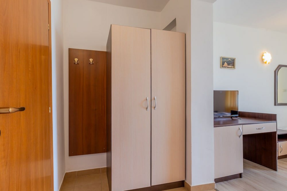 Фото Family Double Room in Dafinka Guest House