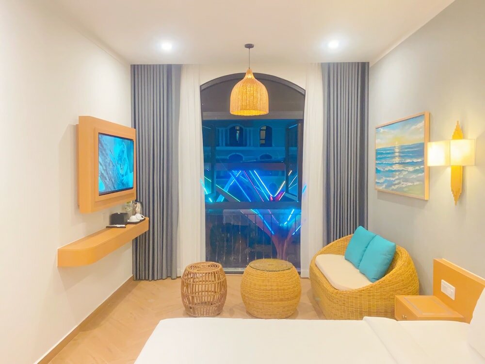 Фото Solea Hotel Grand World Phu Quoc