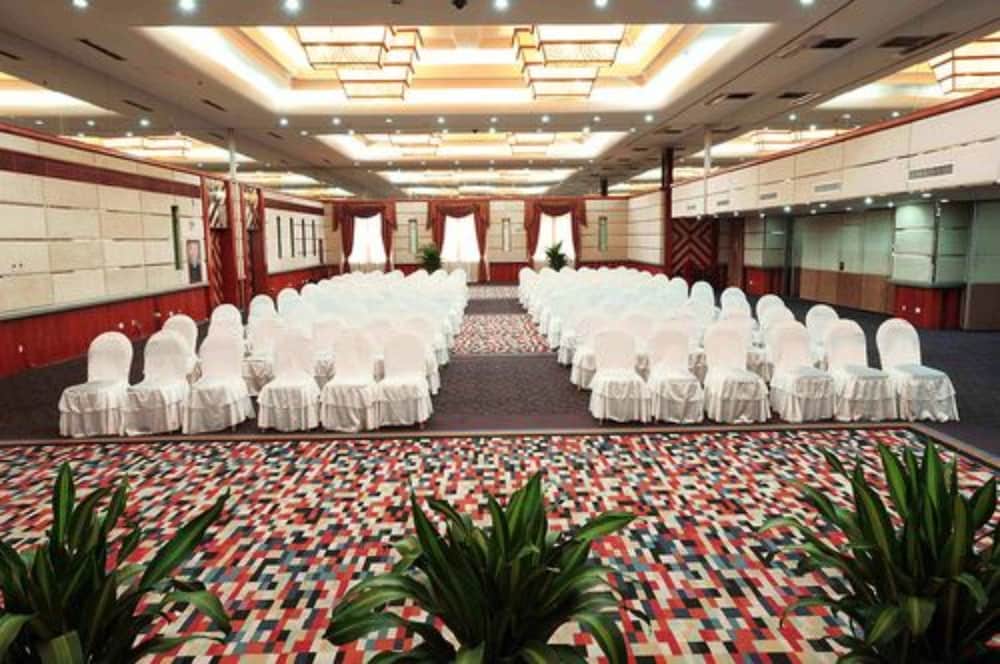 Фото Holiday Inn Hohhot, an Ihg Hotel