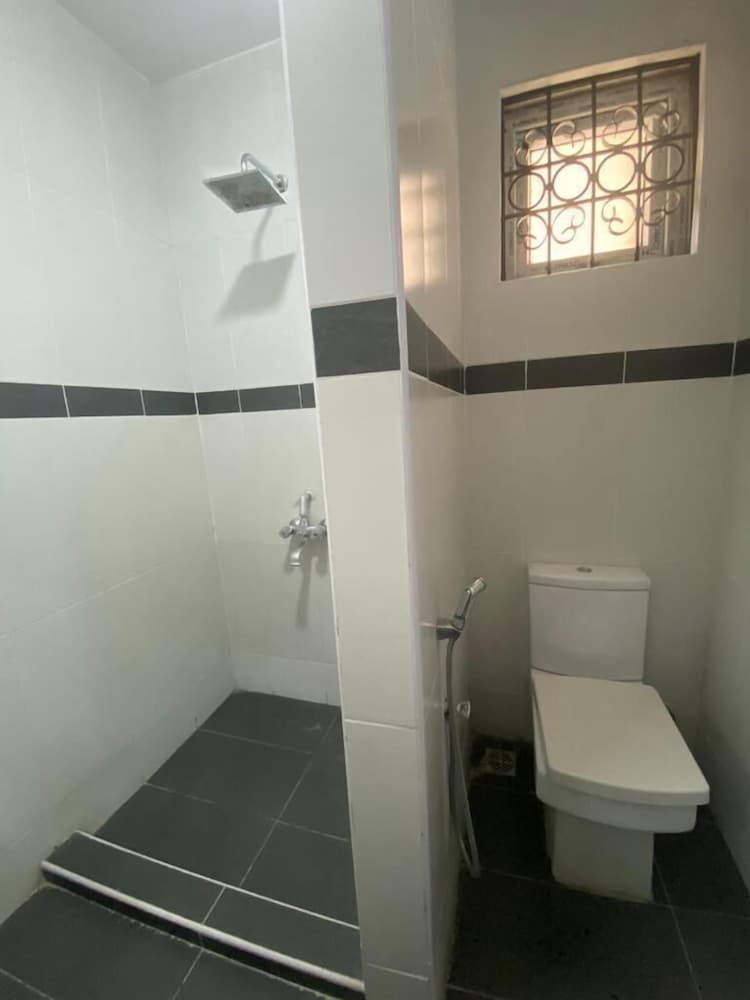 Фото Armaan Suites and Restaurant