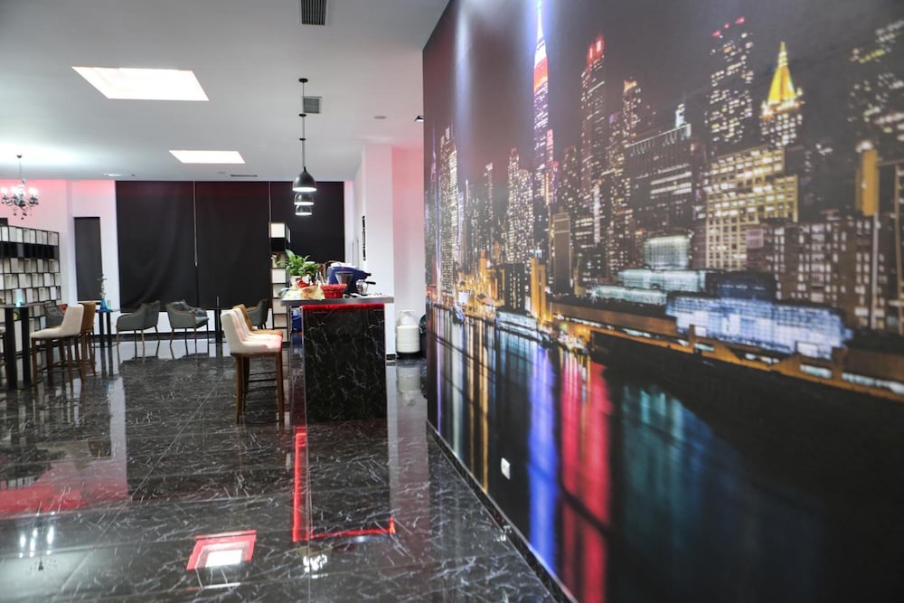 Фото Hotel New York Kamez