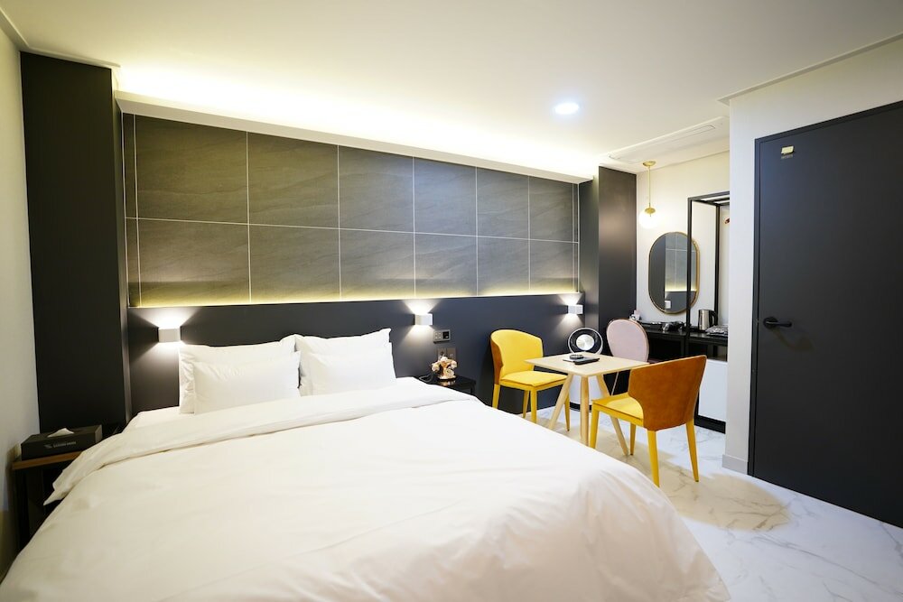 Фото Saturn Hotel