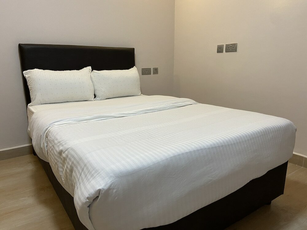 Фото Midtown C32 Executive Suites