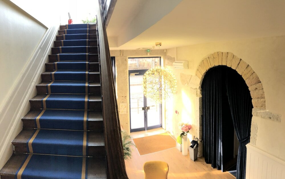 Фото Hotelo Lyon Charité