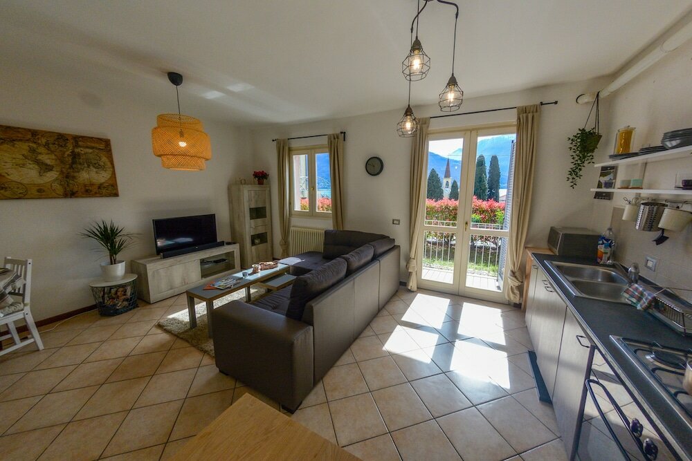 Фото Pianello Charming Lake View