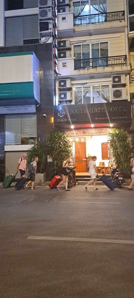 Фото South Gate Hotel