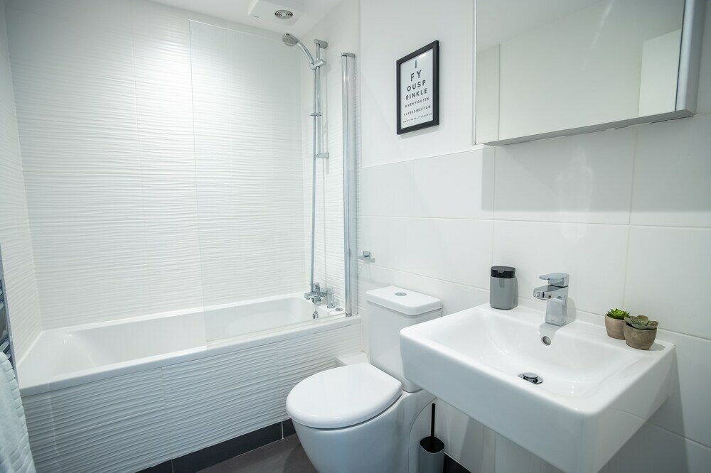 Фото Pembroke House Apartments - Parking