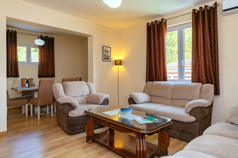 Фото Holiday House Uphill Glavanovic