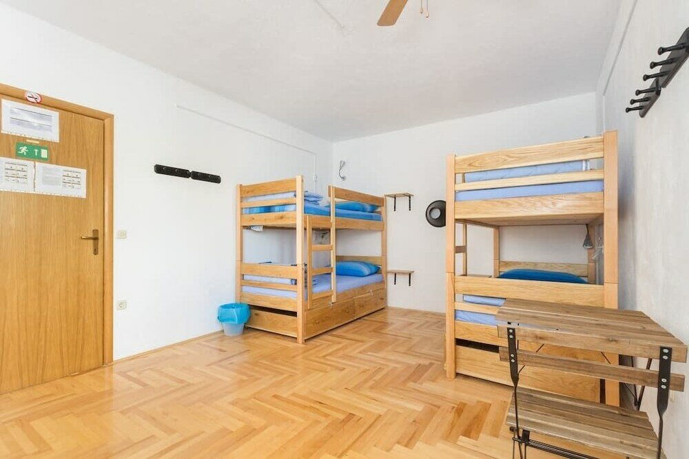 Фото Hostel Oktarin