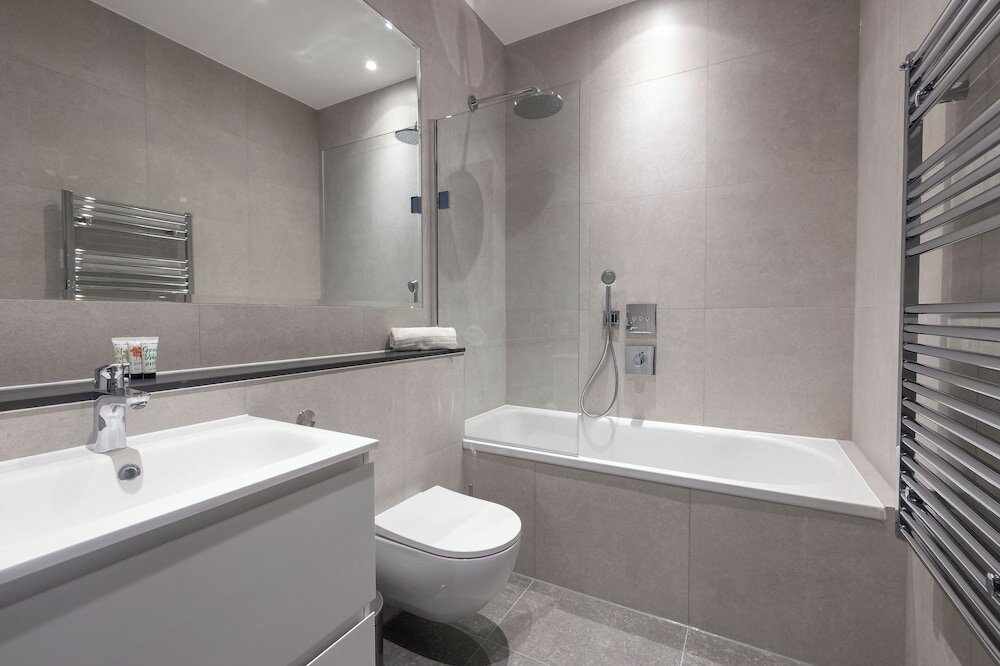 Фото Hungerford Rd Apts near stations by Sojo