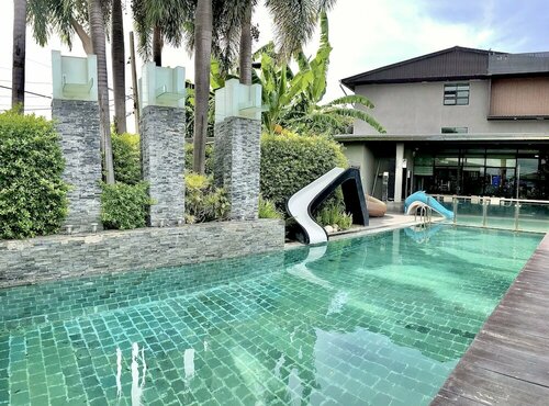 Гостиница Huern Nana Jomsawan в Провинции Пхрэ