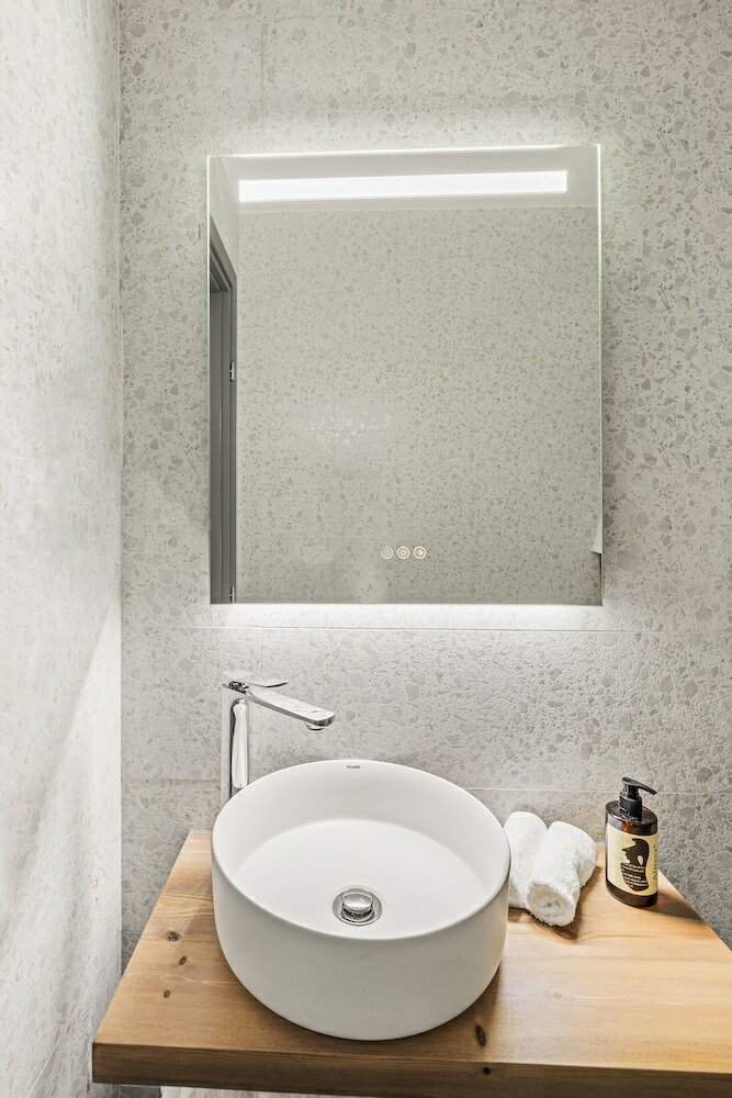 Фото The Q Hotel