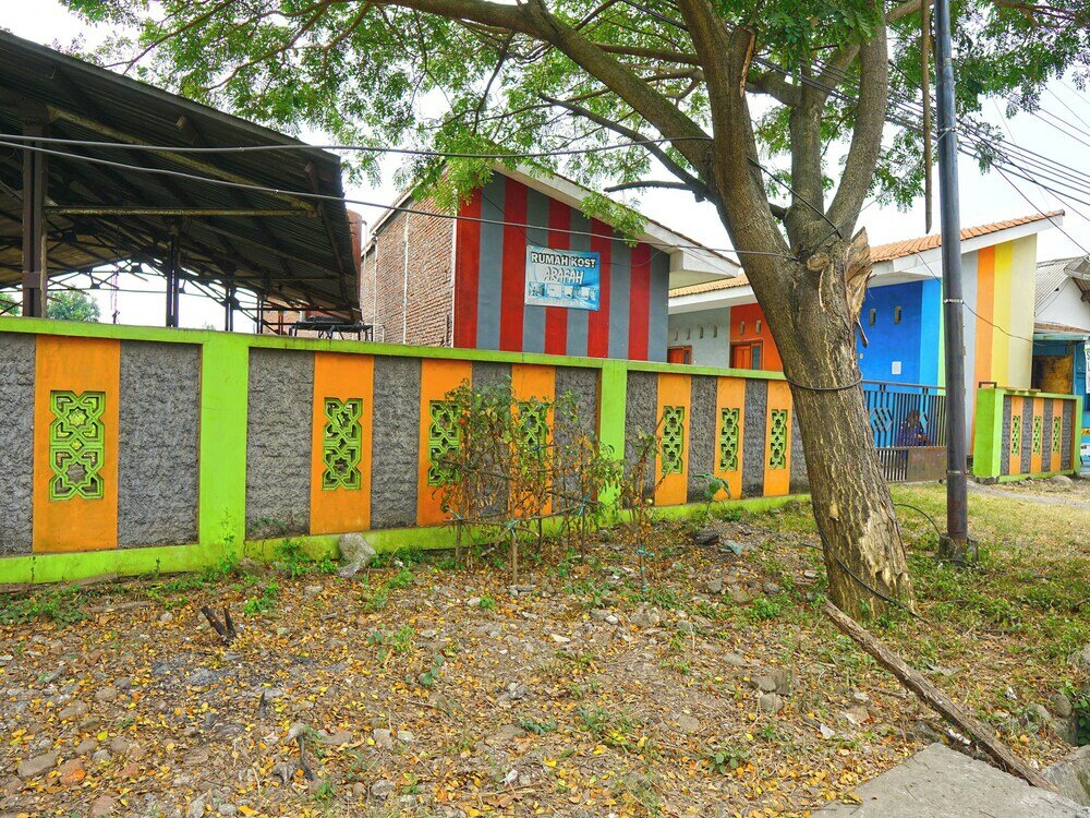 Фото Spot On 92666 Rumah Kos Arafah Syariah