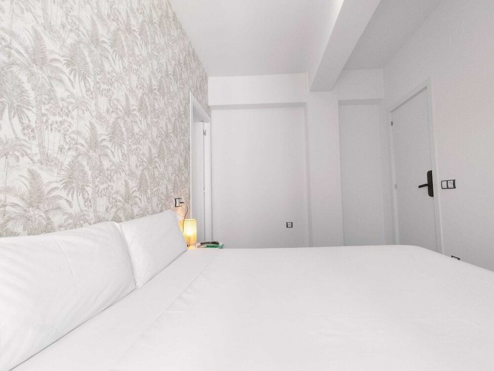 Фото Hostal Gonzala by gaiarooms