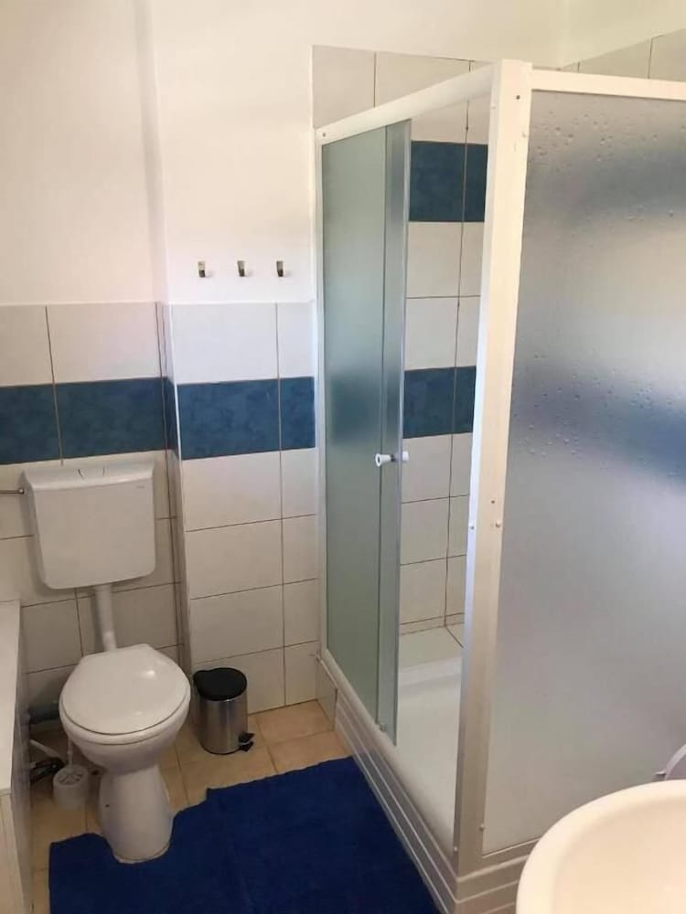 Фото Hunyadi Panzió- Apartmanház